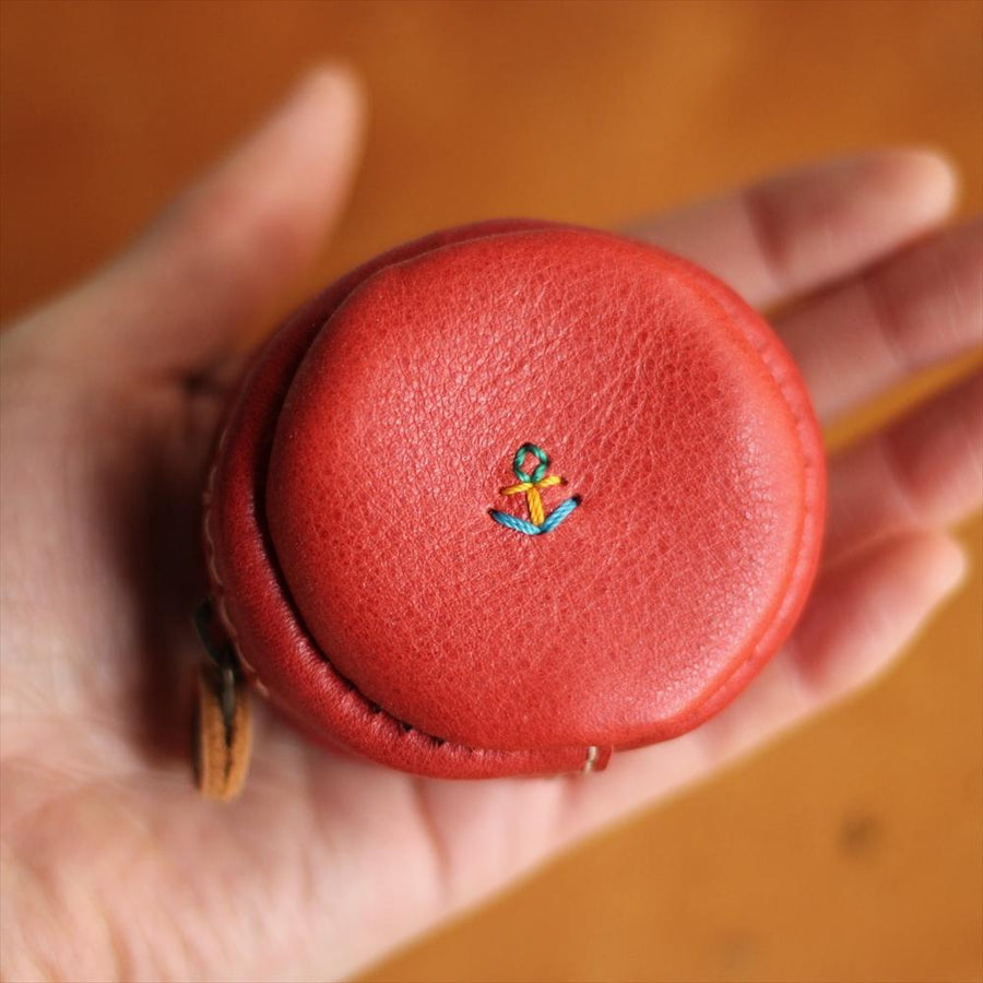 It opens easily and is round and easy to see! Macaron coin case with coin case g-14