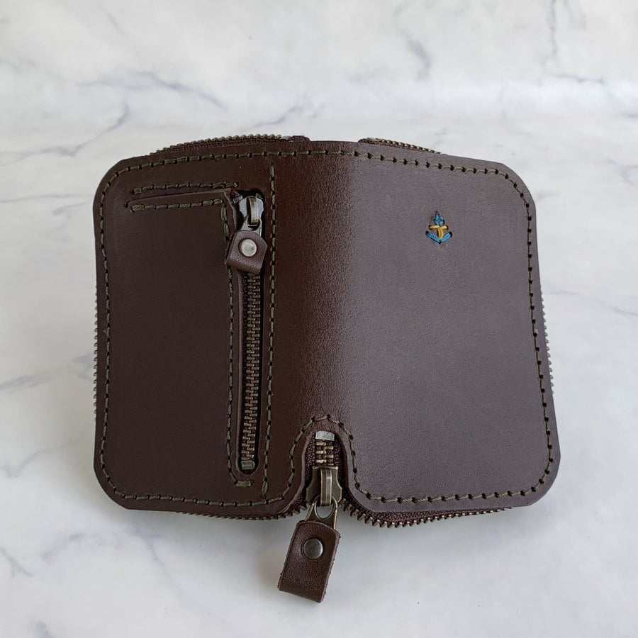 Zippered hard leather key case with coin purse ac-53